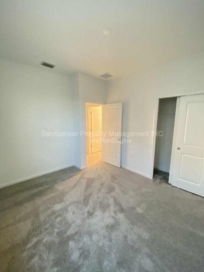 Building Photo - 6136 Baywood Ct