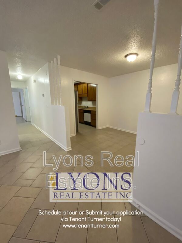 Building Photo - 1026 S Gordon Ave