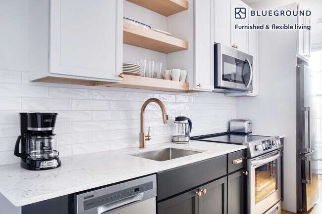 Building Photo - 1284 Beacon St