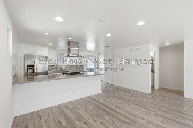 Building Photo - 3740 Third Avenue