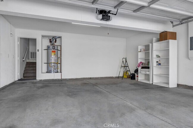 Building Photo - 210 Timberwood