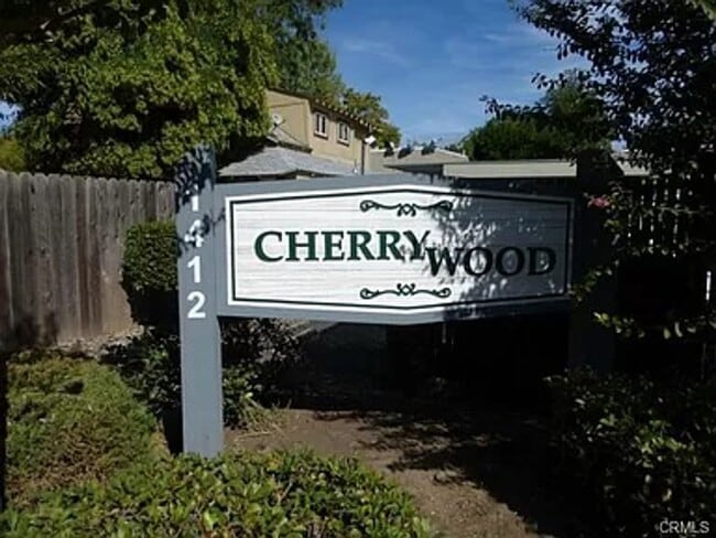 Building Photo - 2 Bedroom 1 Bath close to CSUC