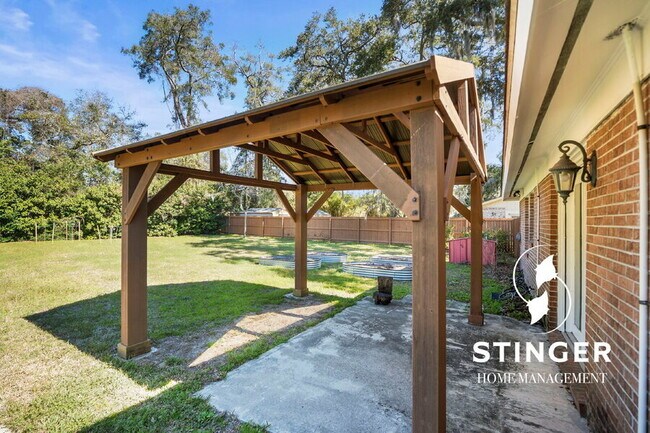 Building Photo - 3005 Dogwood St