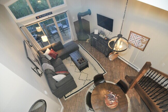 Building Photo - 3 bedroom condoo in Wildernest available f...
