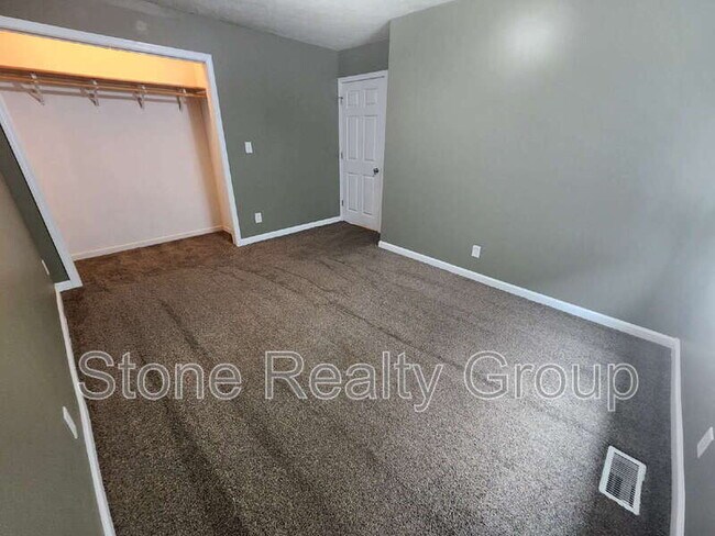 Building Photo - 2724 Maple Ave