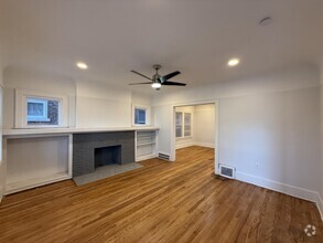 Building Photo - 2920 Virginia Park St