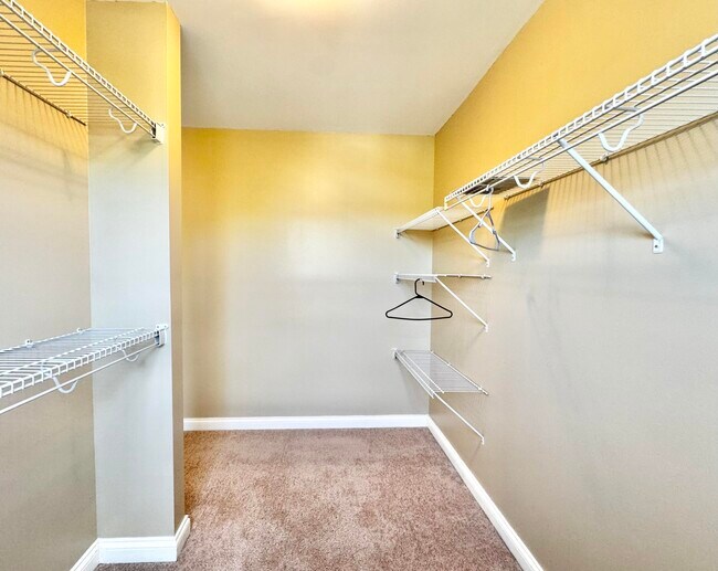 Building Photo - 3020 Blackford Pkwy