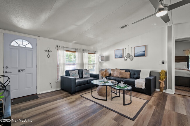 Building Photo - 501 Aiken St