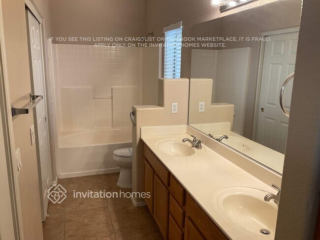 Building Photo - 8370 W Salter Dr