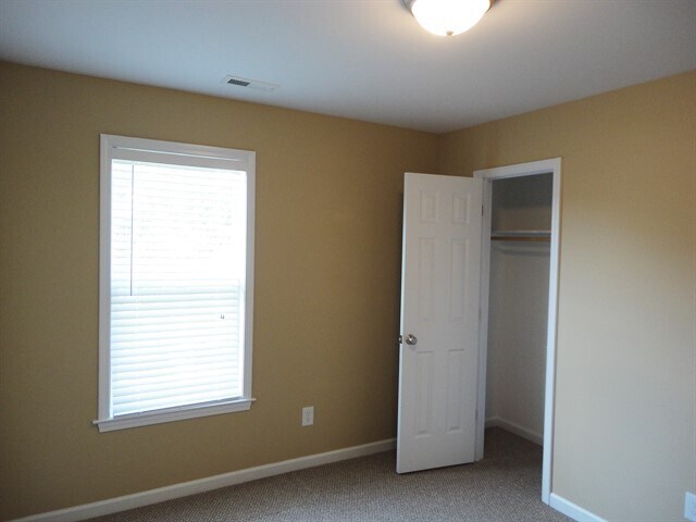 Building Photo - 645 Commander Dr
