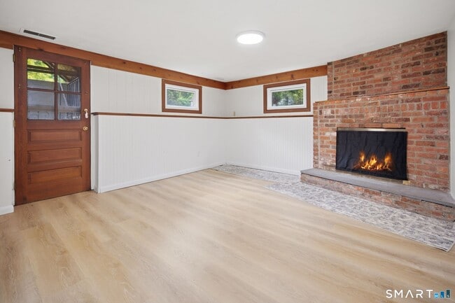 Building Photo - 28 Ashford Rd