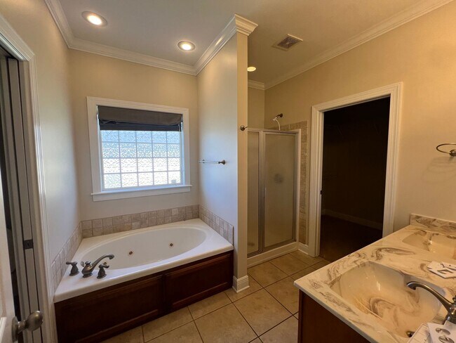 Building Photo - Valley Chase Subdivision