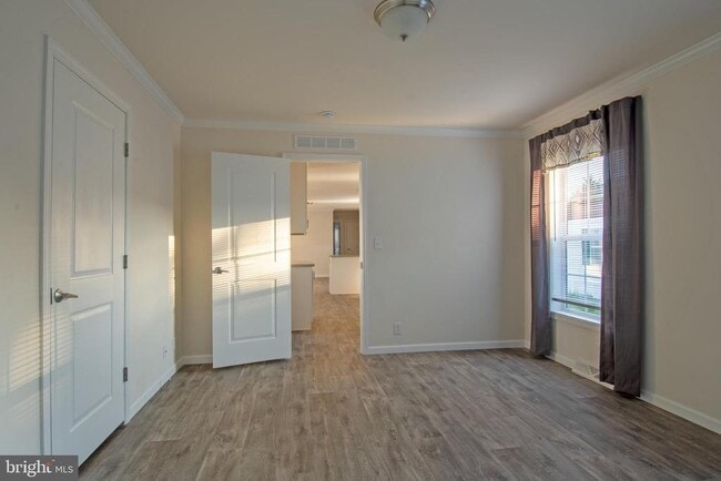 Building Photo - 22 Loxley Ln