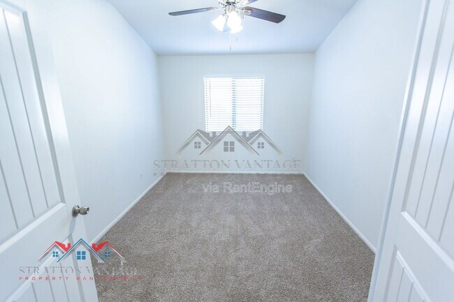 Building Photo - 9096 N 97th Dr