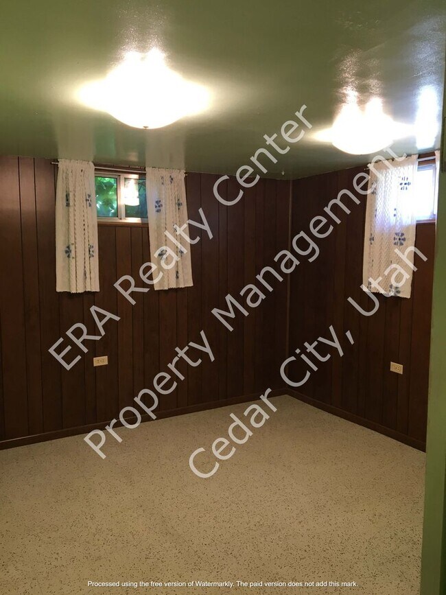 Building Photo - 145 N 900 W