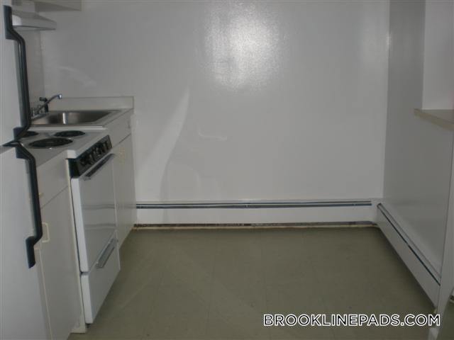 Building Photo - 1223 Beacon St