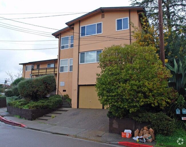Building Photo - 128-130 Belle Ave