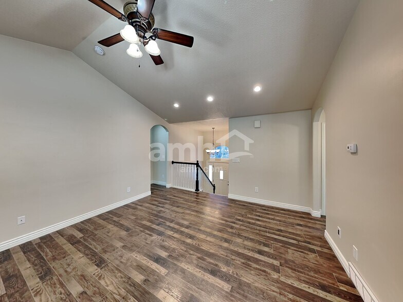 Building Photo - 7585 S 2050 E