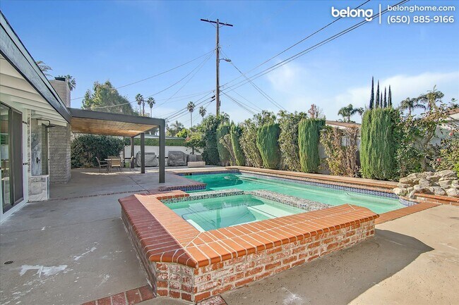 Building Photo - 6513 Corbin Ave