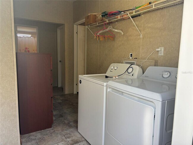 Building Photo - 1916 Spring Ave