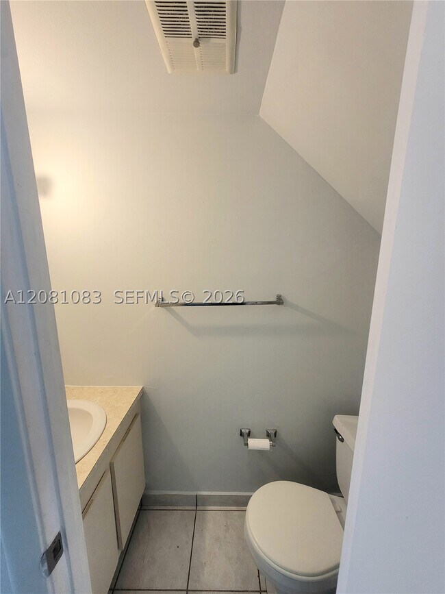Building Photo - 3973 W 9th Ln