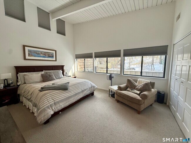 Building Photo - 85 Ledgebrook Dr