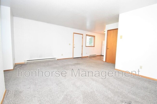 Building Photo - 519 S 15th Ave