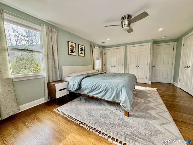 Building Photo - 23 Sleepyhollow Dr