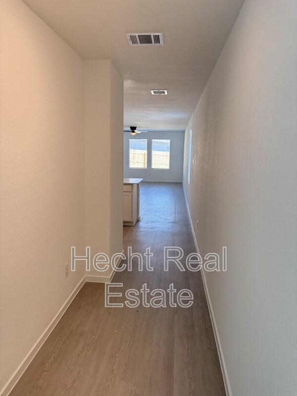 Building Photo - 1518 Tiptop Mdw