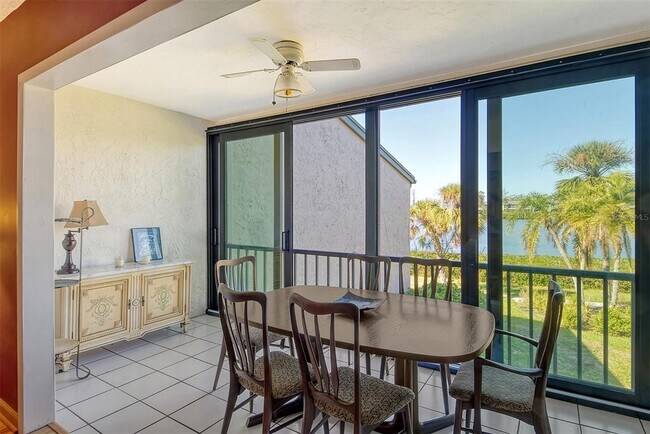 Building Photo - 1601 Bayhouse Point Dr
