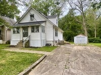 Building Photo - Cape Cod on cul-de-sac backs to park