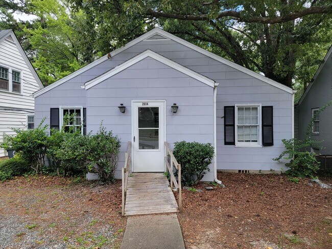 Primary Photo - 2034 Walker Ave