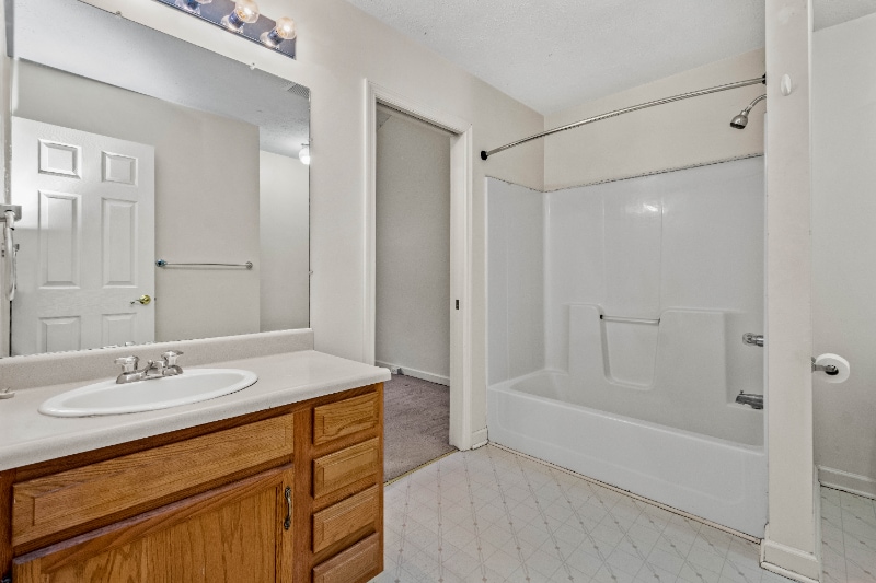 Building Photo - 159 Londonderry Dr