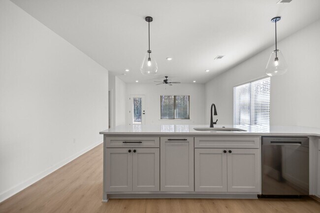 Building Photo - West Little Rock - 1500 SqFt New Constuction 3 Bed 2 Bath off Kanis Road