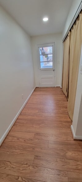 Foyer - 1807 Blueridge Ave