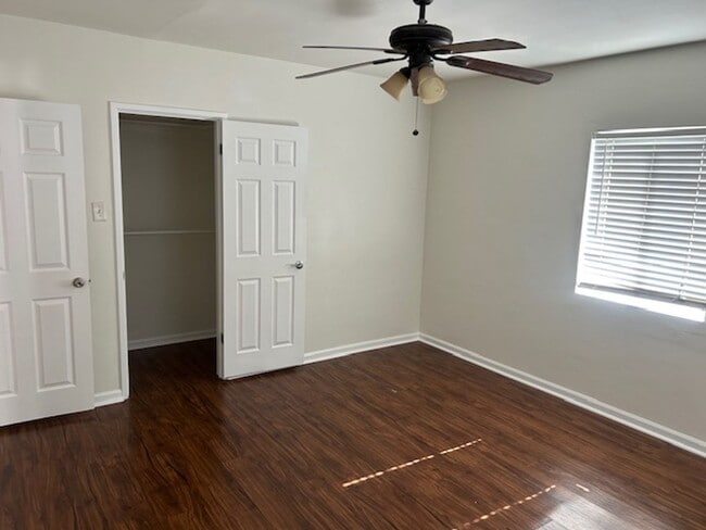 Building Photo - Spacious 3 Bedroom + Den Near Phoenix Country Club
