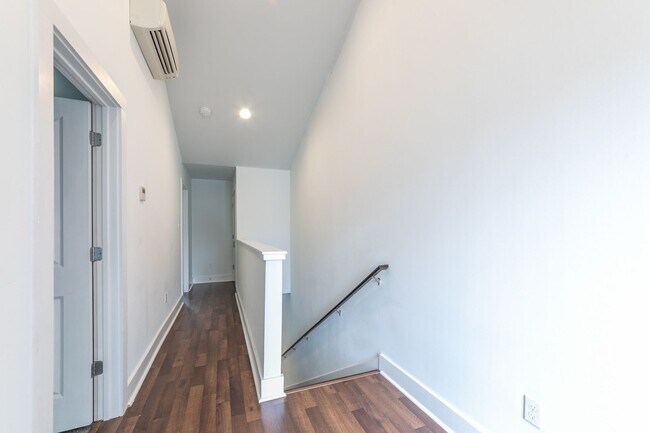 Building Photo - Minutes from UL