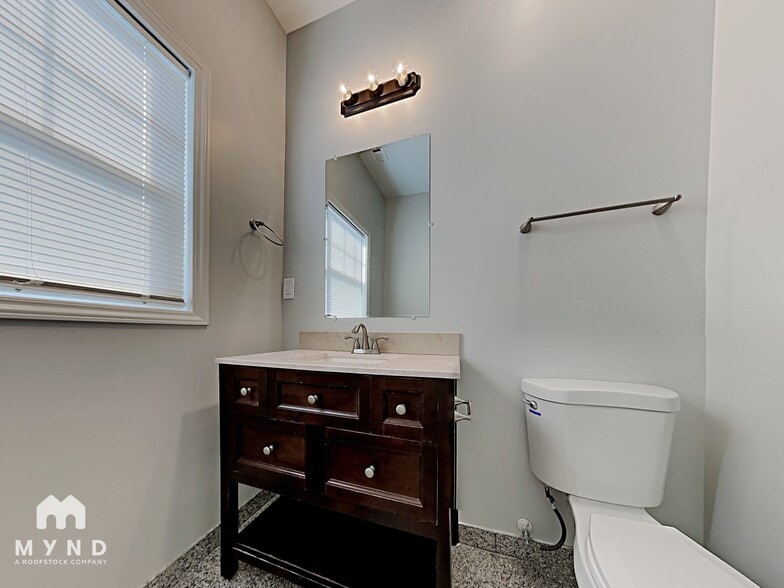 Building Photo - 4514 Wildwood Ave