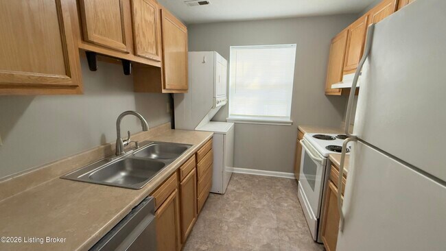 Building Photo - 729 E Court Ave