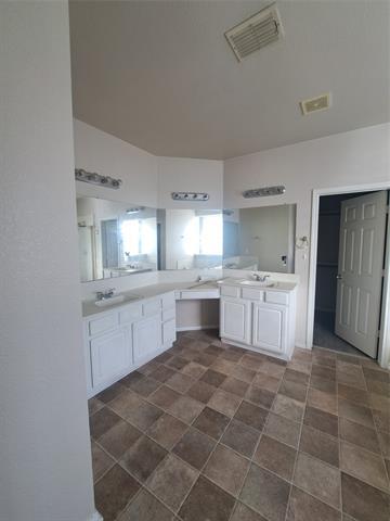 Building Photo - 612 Tall Tree Dr