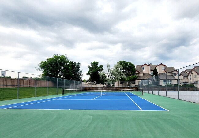 Building Photo - PRICE DROP!  Beautiful Ground Floor 2 Bed 2 Bath Condo! Sunroom!