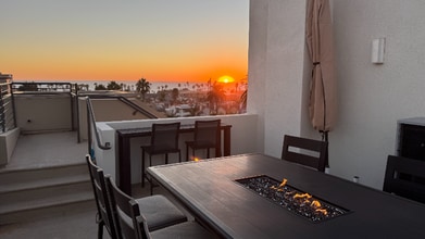 Building Photo - 401 N Coast Hwy