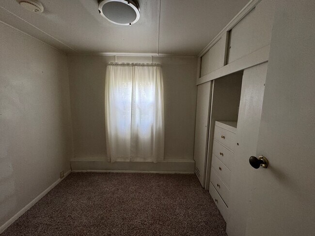 Building Photo - 2 BR Willow Beach with BOAT/RV Marina Membership available!