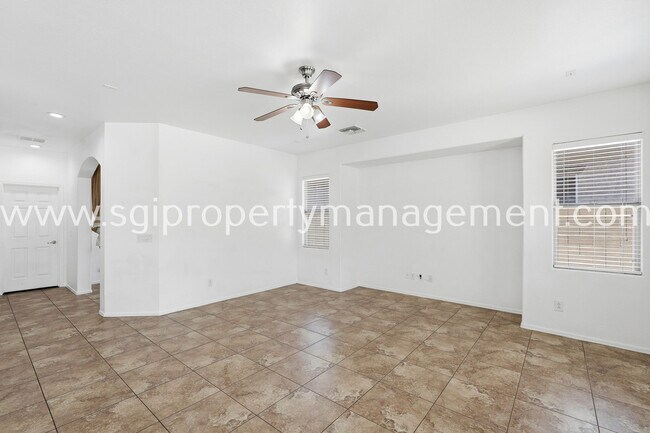 Building Photo - 6827 N 71st Dr