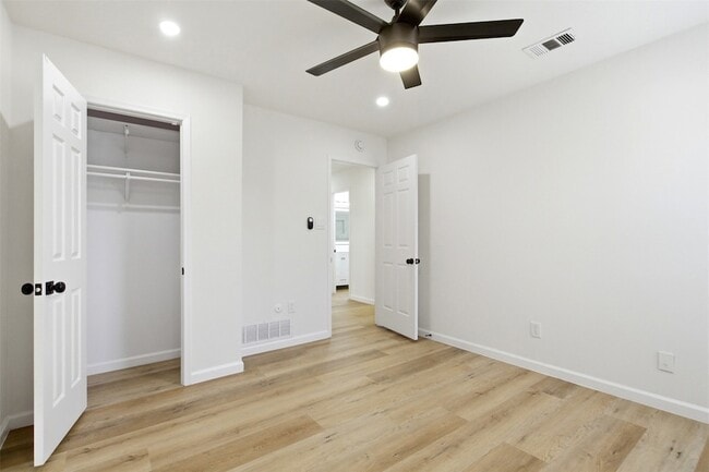 Building Photo - 6808 Beeman Dr