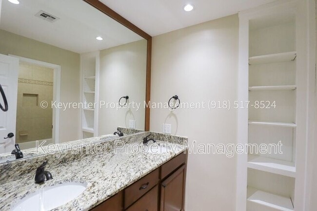 Building Photo - 3702 E 85th Pl