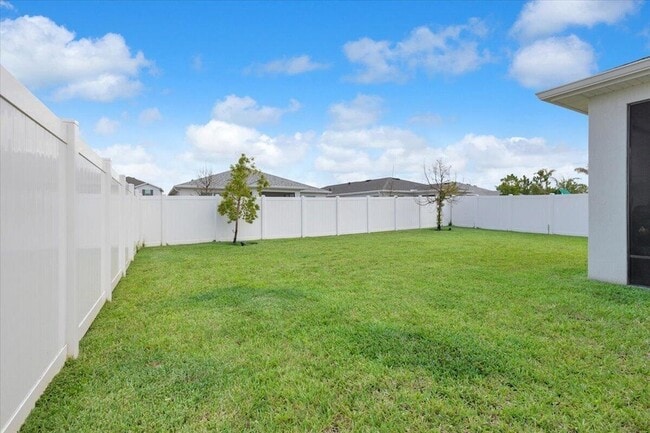 Building Photo - 14047 SW Safi Ter