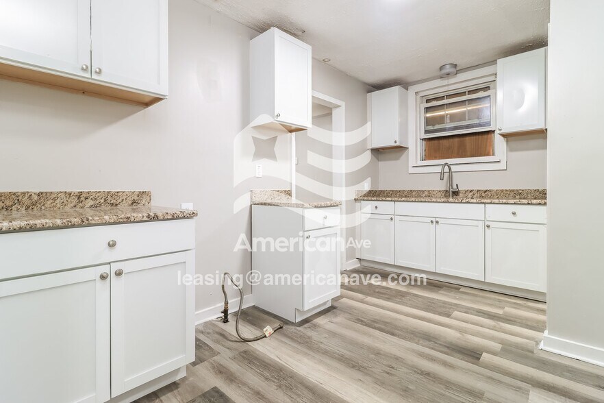 Building Photo - 4604 Bedford St