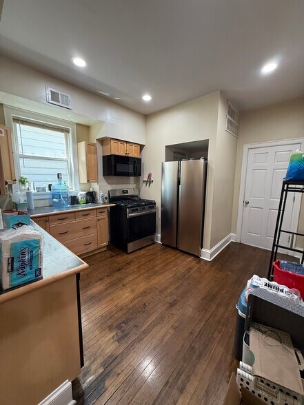 Building Photo - 3252 W Crystal St