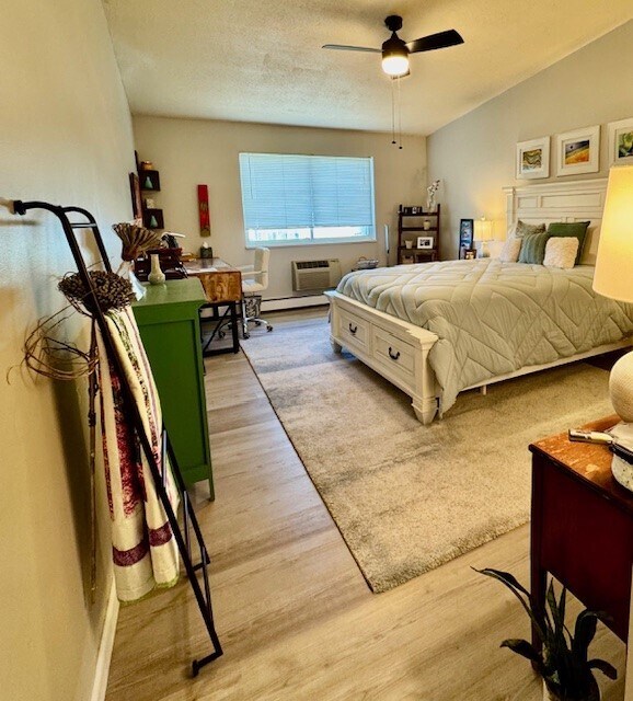 Building Photo - 9380 E Center Ave